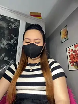 Snapshot of Odette68 chatting on 19, 9, 2025 Odette68 online show from 19, 9, 2025