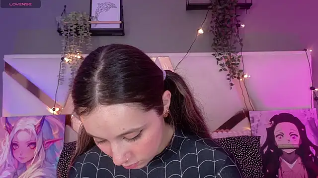 AmbarHills 1 online show from 8, 11, 2025