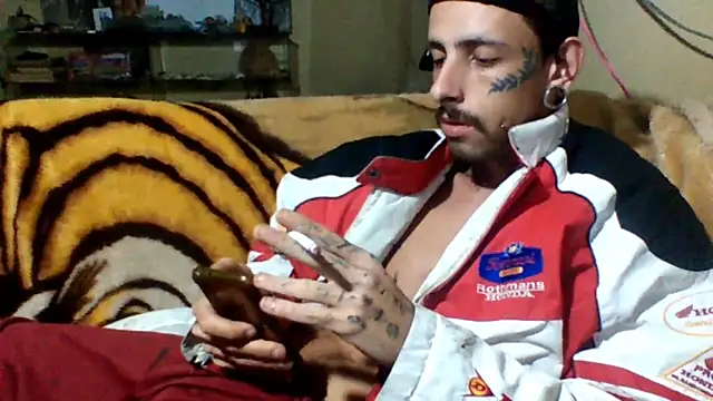 Snapshot of sellvageria chatting on 12, 10, 2025 sellvageria online show from 12, 10, 2025