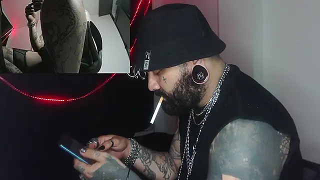 Snapshot of darkclothes chatting on 21, 12, 2024 darkclothes online show from 21, 12, 2024