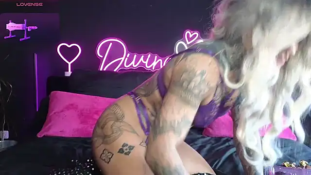 Snapshot of Divina_X_ chatting on 6, 3, 2025 Divina X  online show from 6, 3, 2025