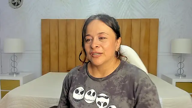 Daphne81  online show from 29, 1, 2025