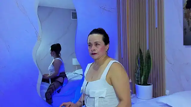 Daphne81  online show from 23, 9, 2025