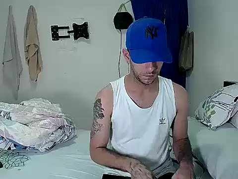 Snapshot of dirty_boy_horny chatting on 16, 11, 2025 dirty boy horny online show from 16, 11, 2025