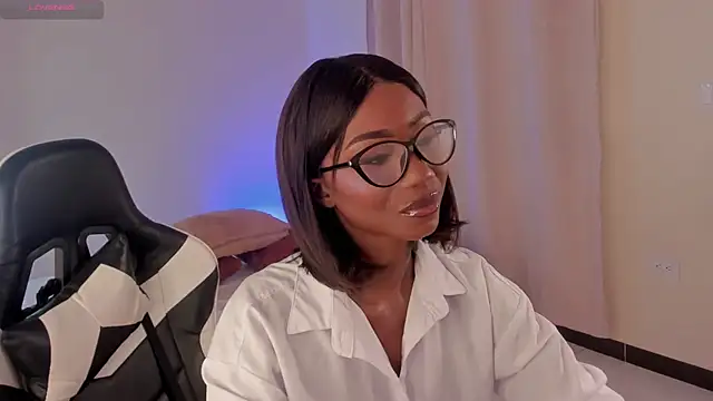 Snapshot of SavannahWildee chatting on 2, 2, 2025 SavannahWildee online show from 2, 2, 2025