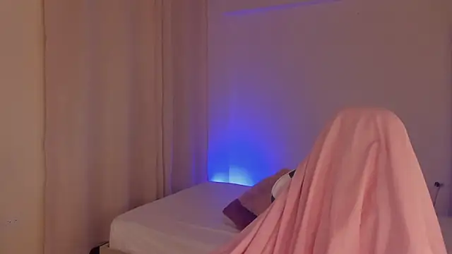 Snapshot of SavannahWildee chatting on 11, 2, 2025 SavannahWildee online show from 11, 2, 2025