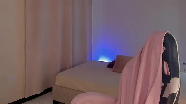 Snapshot of SavannahWildee chatting on 20, 2, 2025 SavannahWildee online show from 20, 2, 2025