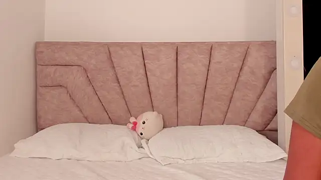 Snapshot of SavannahWildee chatting on 3, 11, 2025 SavannahWildee online show from 3, 11, 2025