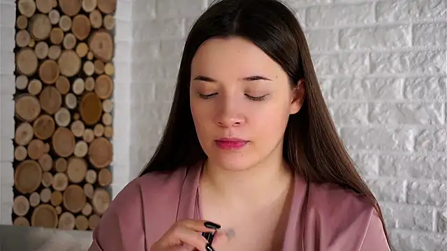 Snapshot of LowOncoming chatting on 25, 9, 2025 LowOncoming online show from 25, 9, 2025