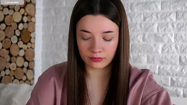 Snapshot of LowOncoming chatting on 2, 10, 2025 LowOncoming online show from 2, 10, 2025