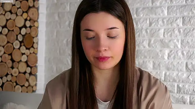 Snapshot of LowOncoming chatting on 4, 10, 2025 LowOncoming online show from 4, 10, 2025