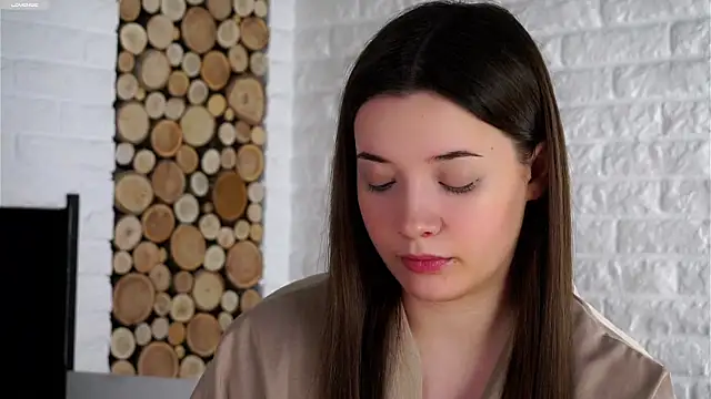 Snapshot of LowOncoming chatting on 15, 10, 2025 LowOncoming online show from 15, 10, 2025