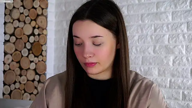 Snapshot of LowOncoming chatting on 19, 10, 2025 LowOncoming online show from 19, 10, 2025