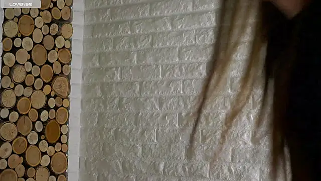 Snapshot of LowOncoming chatting on 29, 11, 2025 LowOncoming online show from 29, 11, 2025