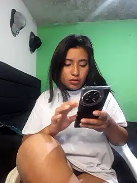 yuliparis online show from 25, 1, 2025