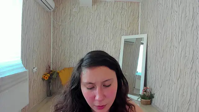Snapshot of AishaRouhi chatting on 8, 1, 2025 AishaRouhi online show from 8, 1, 2025