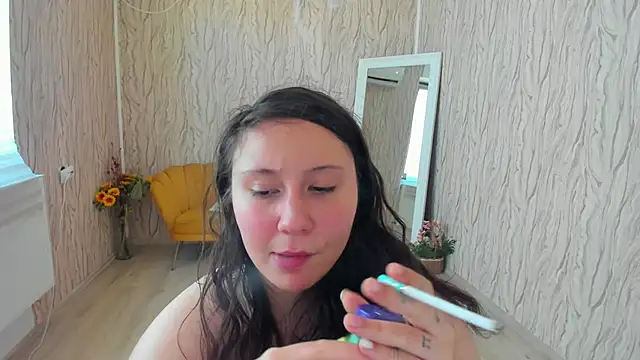 Snapshot of AishaRouhi chatting on 9, 1, 2025 AishaRouhi online show from 9, 1, 2025