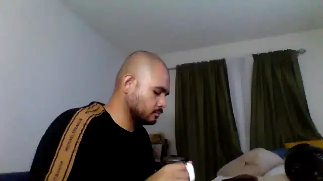 Snapshot of JooveyRose chatting on 15, 11, 2025 JooveyRose online show from 15, 11, 2025
