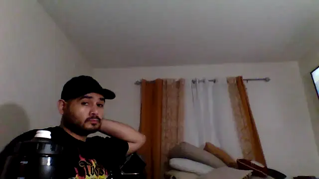 Snapshot of JooveyRose chatting on 5, 1, 2026 JooveyRose online show from 5, 1, 2026