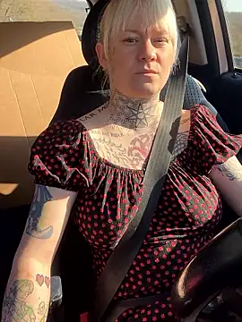 poussichienne online show from 27, 2, 2026