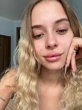 Snapshot of enjoy_my_beauty chatting on 18, 7, 2026 enjoy my beauty online show from 18, 7, 2026