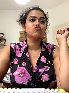 Snapshot of Curvydesifromgermany chatting on 10, 9, 2025 Curvydesifromgermany online show from 10, 9, 2025