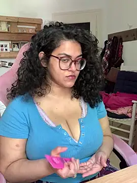 Snapshot of Curvydesifromgermany chatting on 4, 5, 2026 Curvydesifromgermany online show from 4, 5, 2026