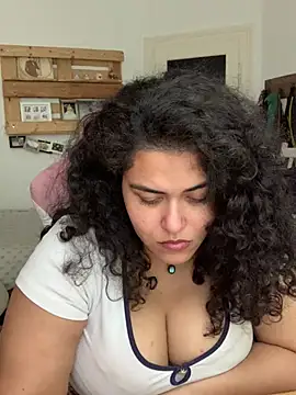 Snapshot of Curvydesifromgermany chatting on 9, 7, 2026 Curvydesifromgermany online show from 9, 7, 2026