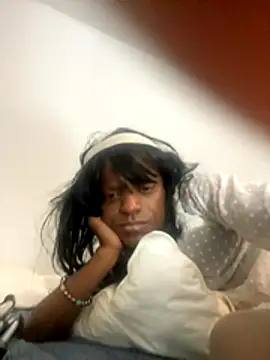 Snapshot of sexyhollytrannny chatting on 3, 11, 2025 sexyhollytrannny online show from 3, 11, 2025