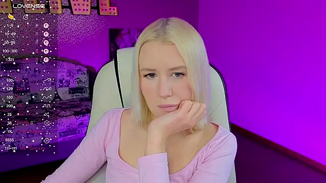 Snapshot of Selenatrend chatting on 12, 2, 2026 Selenatrend online show from 12, 2, 2026