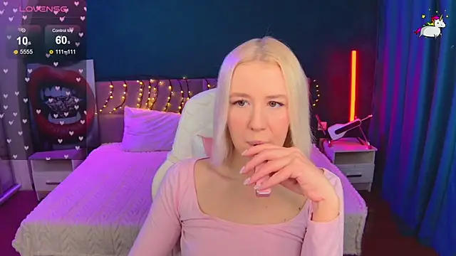 Snapshot of Selenatrend chatting on 15, 2, 2026 Selenatrend online show from 15, 2, 2026