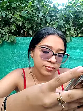 Snapshot of -VICKKY chatting on 11, 1, 2025 -VICKKY online show from 11, 1, 2025