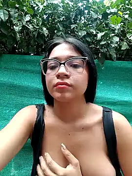 Snapshot of -VICKKY chatting on 23, 1, 2025 -VICKKY online show from 23, 1, 2025