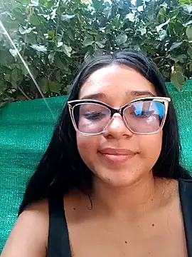 Snapshot of -VICKKY chatting on 23, 1, 2025 -VICKKY online show from 23, 1, 2025
