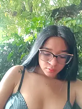 Snapshot of -VICKKY chatting on 3, 2, 2025 -VICKKY online show from 3, 2, 2025