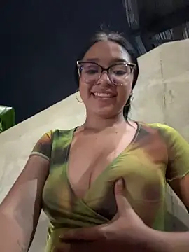 Snapshot of -VICKKY chatting on 10, 2, 2025 -VICKKY online show from 10, 2, 2025