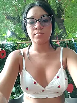 Snapshot of -VICKKY chatting on 15, 2, 2025 -VICKKY online show from 15, 2, 2025