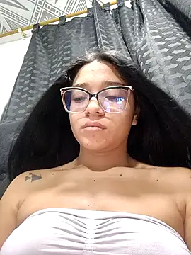 Snapshot of -VICKKY chatting on 20, 2, 2025 -VICKKY online show from 20, 2, 2025