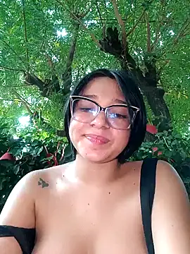 Snapshot of -VICKKY chatting on 25, 2, 2025 -VICKKY online show from 25, 2, 2025