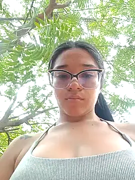 Snapshot of -VICKKY chatting on 28, 2, 2025 -VICKKY online show from 28, 2, 2025