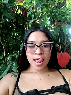 Snapshot of -VICKKY chatting on 3, 3, 2025 -VICKKY online show from 3, 3, 2025