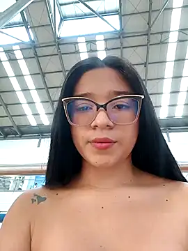 Snapshot of -VICKKY chatting on 13, 3, 2025 -VICKKY online show from 13, 3, 2025