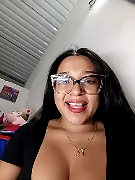 Snapshot of -VICKKY chatting on 10, 9, 2025 -VICKKY online show from 10, 9, 2025