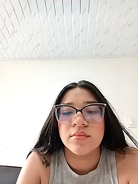 Snapshot of -VICKKY chatting on 17, 12, 2025 -VICKKY online show from 17, 12, 2025