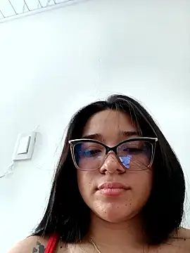 Snapshot of -VICKKY chatting on 5, 1, 2026 -VICKKY online show from 5, 1, 2026