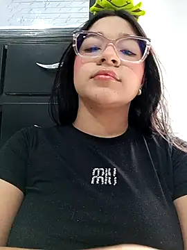 Snapshot of -VICKKY chatting on 17, 1, 2026 -VICKKY online show from 17, 1, 2026