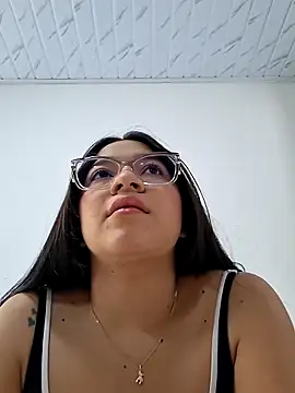 Snapshot of -VICKKY chatting on 2, 2, 2026 -VICKKY online show from 2, 2, 2026