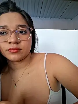 Snapshot of -VICKKY chatting on 28, 2, 2026 -VICKKY online show from 28, 2, 2026