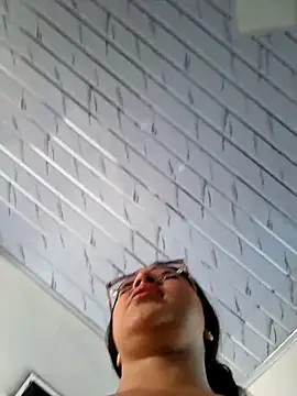 Snapshot of -VICKKY chatting on 16, 5, 2026 -VICKKY online show from 16, 5, 2026