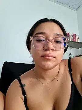 Snapshot of -VICKKY chatting on 9, 6, 2026 -VICKKY online show from 9, 6, 2026